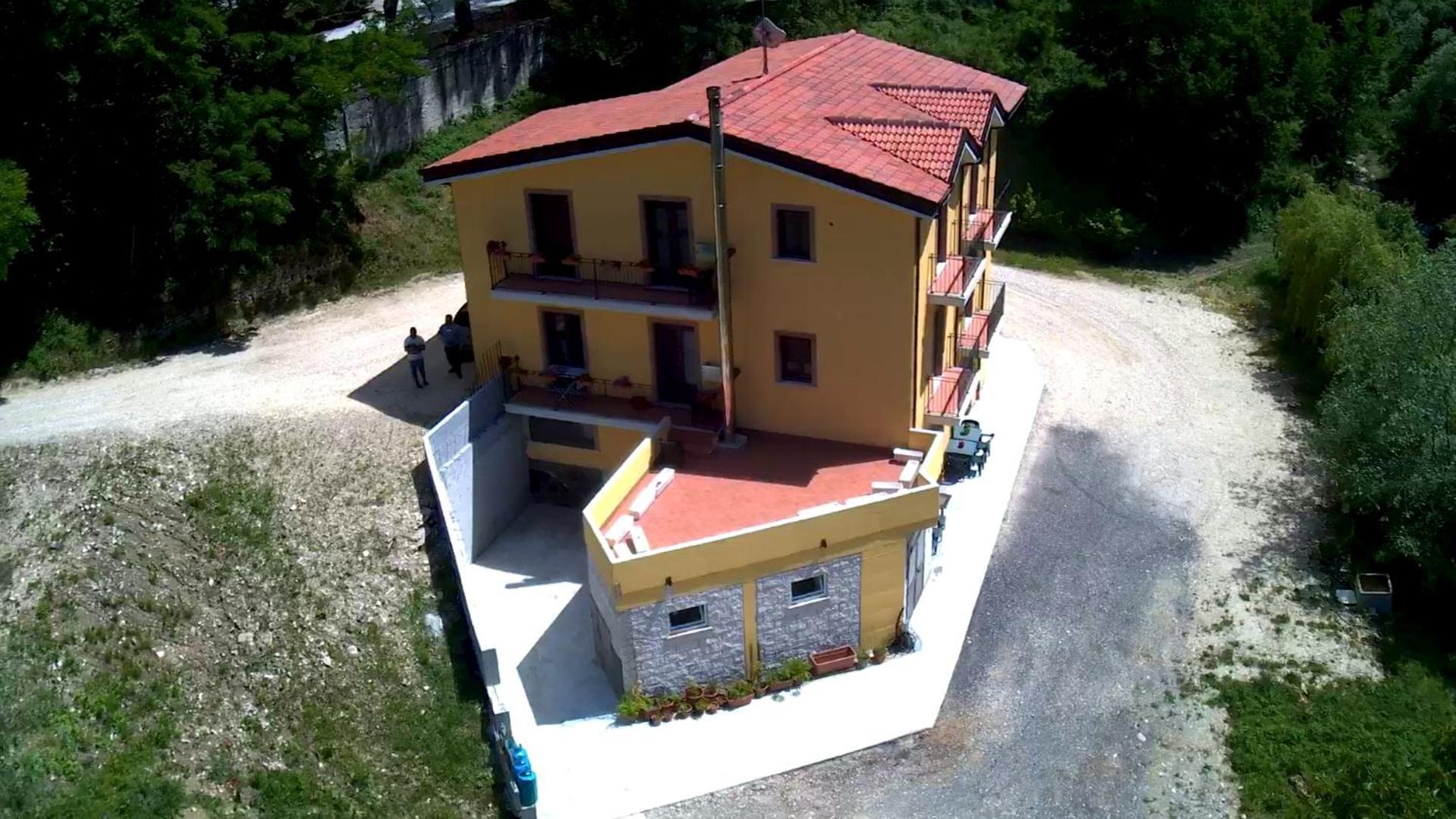 Villa Center Appartamenti Nel Verde In Citta กัมโปบัสโซ ภายนอก รูปภาพ